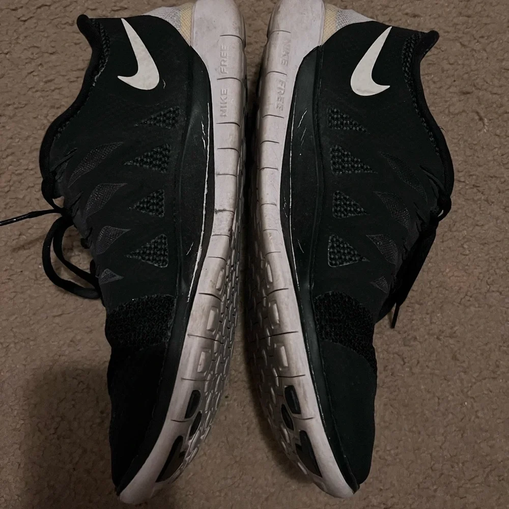 Men’s Nike Free 5.0 Athletic Shoes - Picture 4 of 5